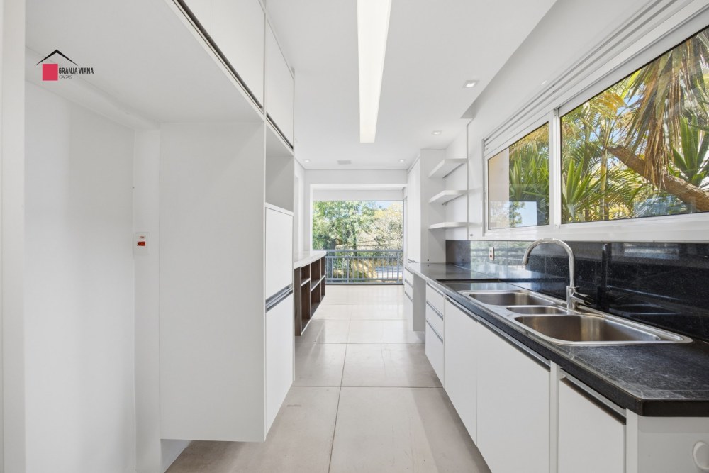 Casa a venda em condomínio fechado com 280M2 na melhor localização na Granja Viana próximo ao shopping foto 19