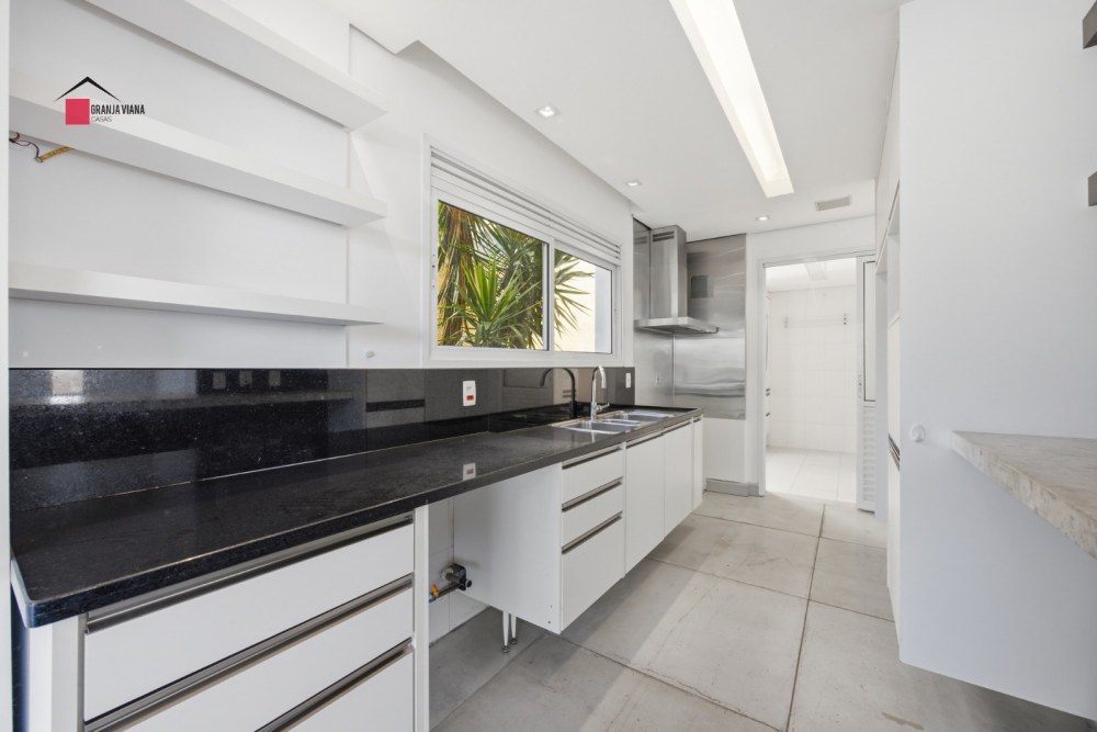Casa a venda em condomínio fechado com 280M2 na melhor localização na Granja Viana próximo ao shopping foto 21