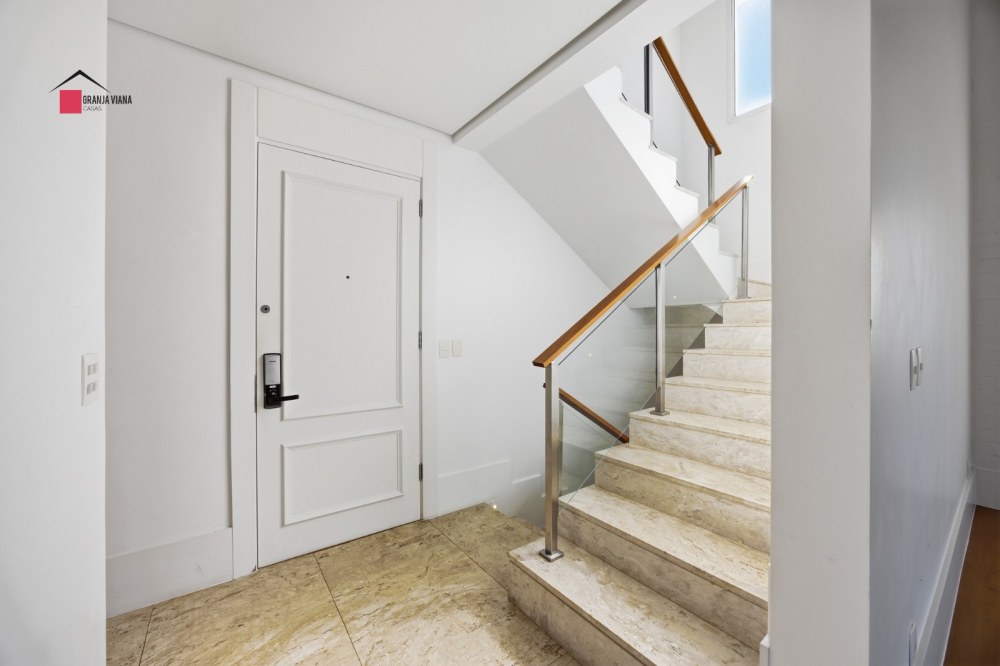 Casa a venda em condomínio fechado com 280M2 na melhor localização na Granja Viana próximo ao shopping foto 34