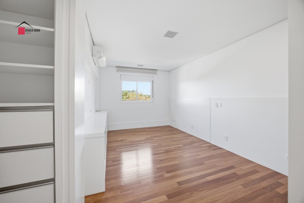 Casa a venda em condomínio fechado com 280M2 na melhor localização na Granja Viana próximo ao shopping foto 39