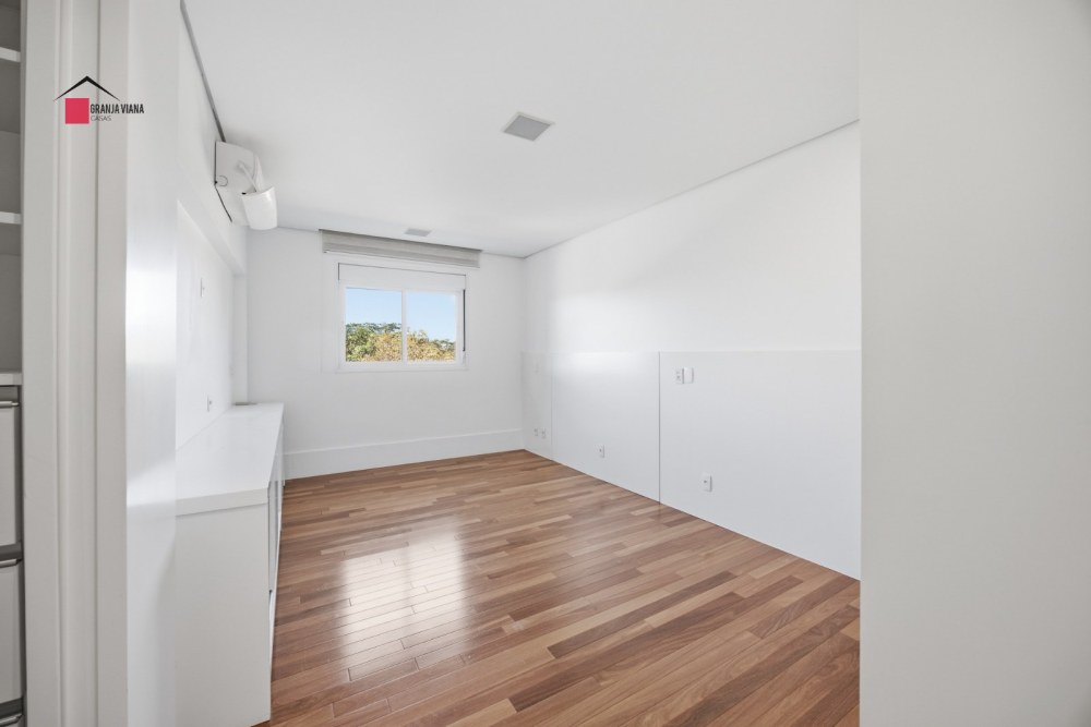 Casa a venda em condomínio fechado com 280M2 na melhor localização na Granja Viana próximo ao shopping foto 40