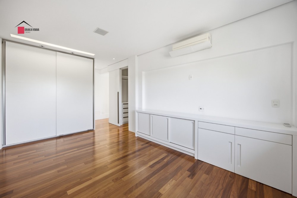 Casa a venda em condomínio fechado com 280M2 na melhor localização na Granja Viana próximo ao shopping foto 41