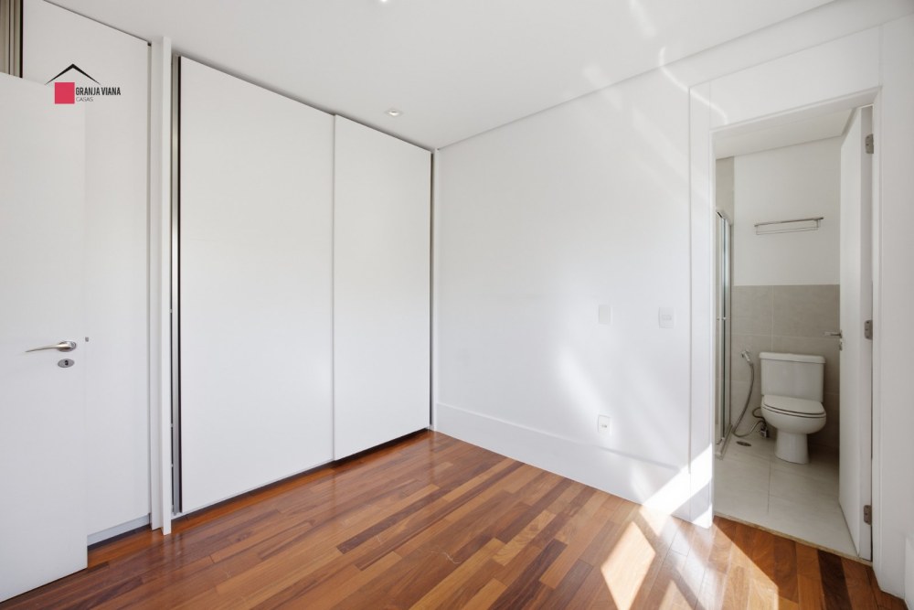 Casa a venda em condomínio fechado com 280M2 na melhor localização na Granja Viana próximo ao shopping foto 45