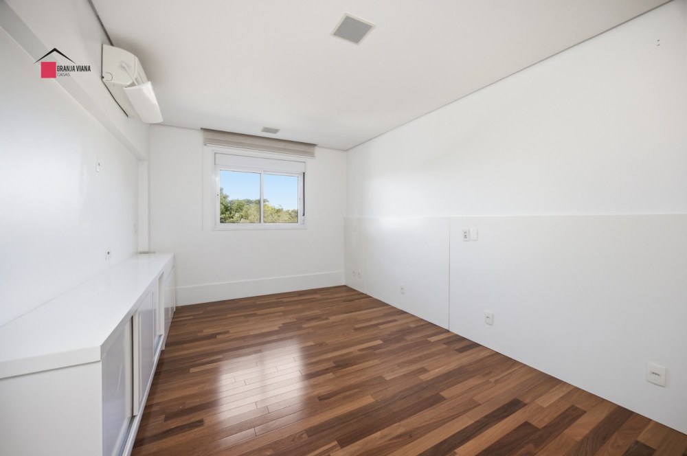 Casa a venda em condomínio fechado com 280M2 na melhor localização na Granja Viana próximo ao shopping foto 51
