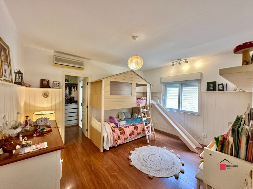 Casa de Alto Padrão à Venda na Granja Viana | 4 Suítes | Condomínio Fechado | Piscina e Sauna foto 7