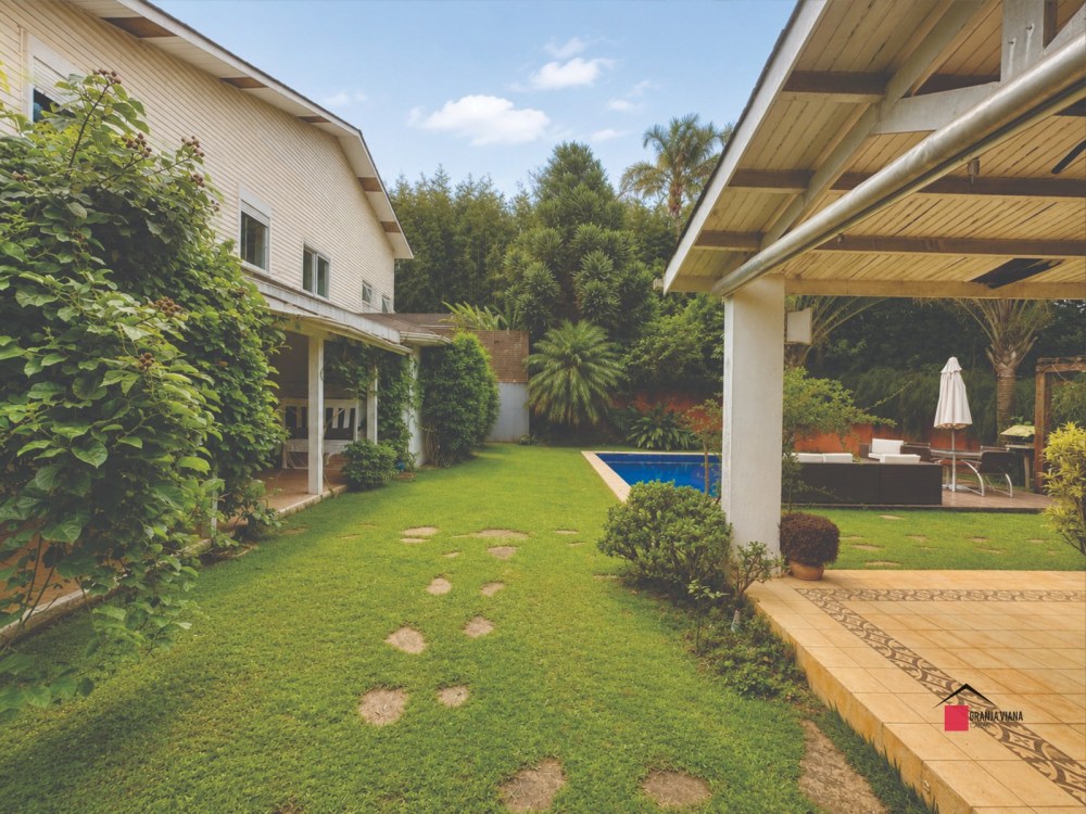 Casa de Alto Padrão à Venda na Granja Viana | 4 Suítes | Condomínio Fechado | Piscina e Sauna foto 12