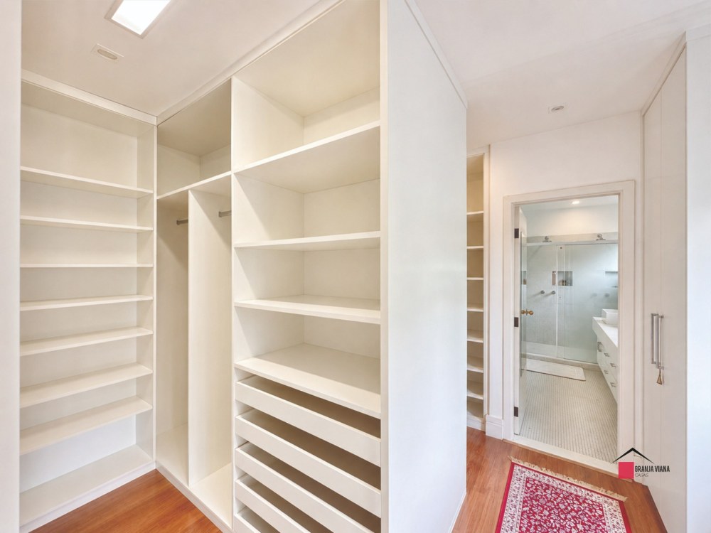 Casa de Alto Padrão à Venda na Granja Viana | 4 Suítes | Condomínio Fechado | Piscina e Sauna foto 16