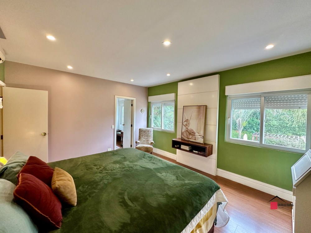 Casa de Alto Padrão à Venda na Granja Viana | 4 Suítes | Condomínio Fechado | Piscina e Sauna foto 52