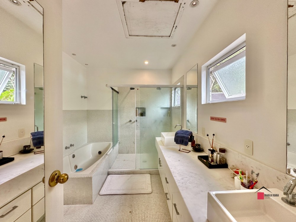 Casa de Alto Padrão à Venda na Granja Viana | 4 Suítes | Condomínio Fechado | Piscina e Sauna foto 57