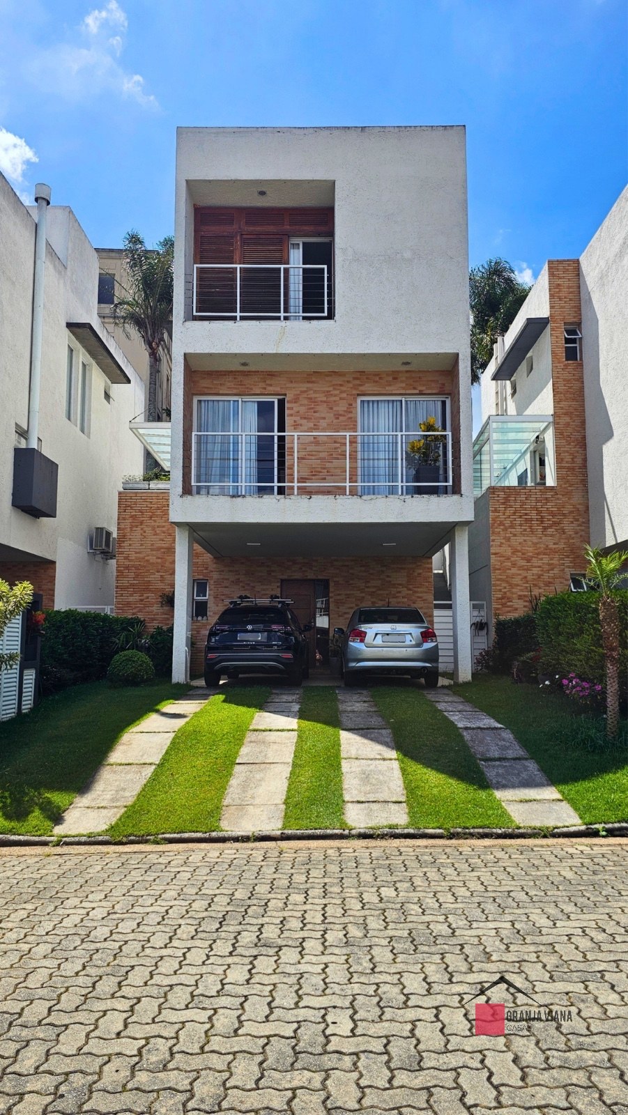 Casa de alto padrão à venda no condomínio Quinta da Vila Real, Granja Viana, 3 suítes, 4 vagas e 260m² de área. foto 5
