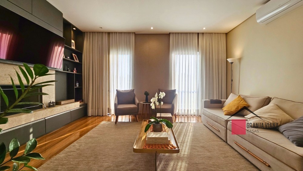 Casa de alto padrão à venda no condomínio Quinta da Vila Real, Granja Viana, 3 suítes, 4 vagas e 260m² de área. foto 6