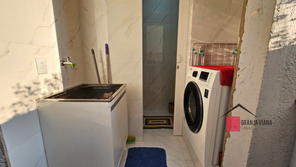 Casa de alto padrão à venda no condomínio Quinta da Vila Real, Granja Viana, 3 suítes, 4 vagas e 260m² de área. foto 7