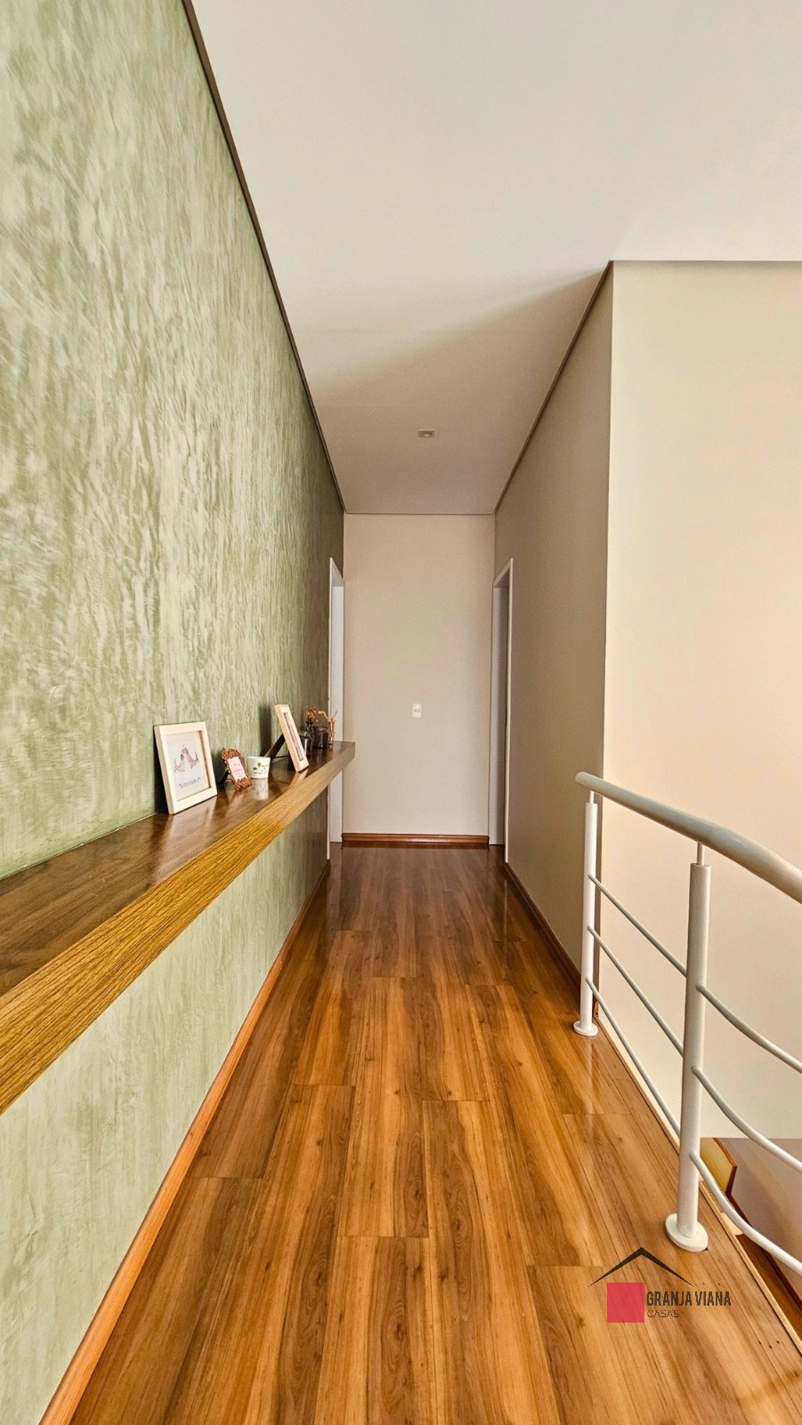 Casa de alto padrão à venda no condomínio Quinta da Vila Real, Granja Viana, 3 suítes, 4 vagas e 260m² de área. foto 11