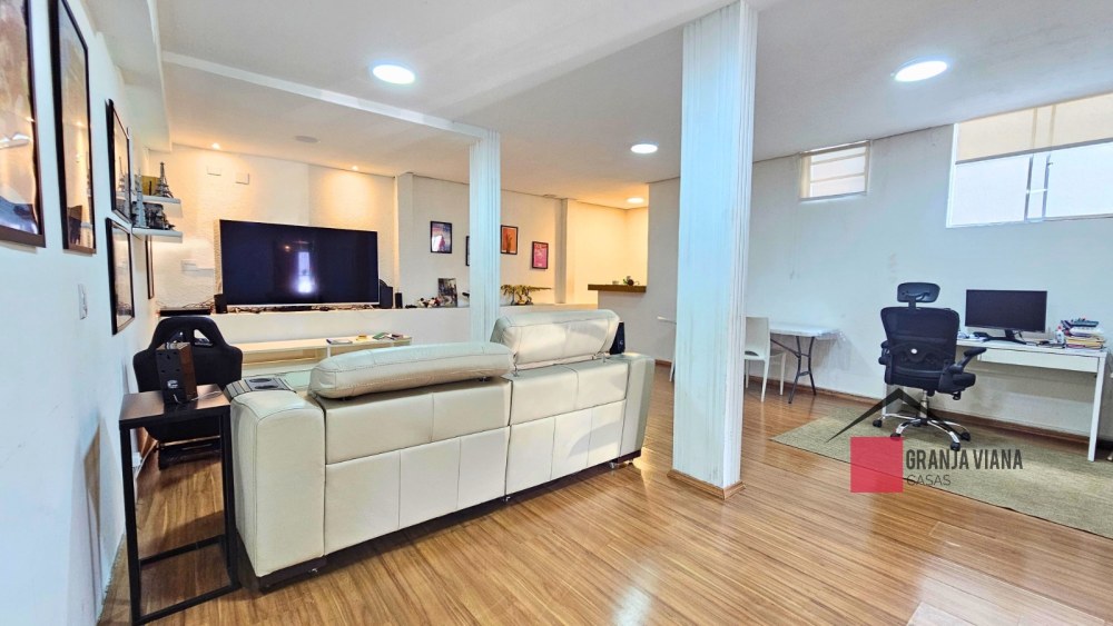 Casa de alto padrão à venda no condomínio Quinta da Vila Real, Granja Viana, 3 suítes, 4 vagas e 260m² de área. foto 10
