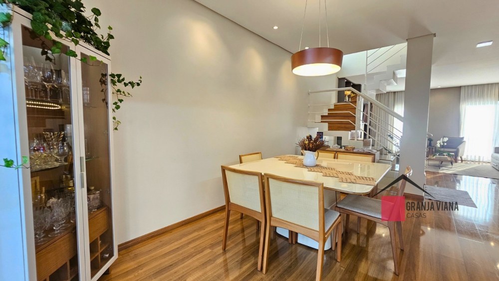 Casa de alto padrão à venda no condomínio Quinta da Vila Real, Granja Viana, 3 suítes, 4 vagas e 260m² de área. foto 14