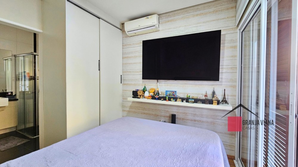 Casa de alto padrão à venda no condomínio Quinta da Vila Real, Granja Viana, 3 suítes, 4 vagas e 260m² de área. foto 16