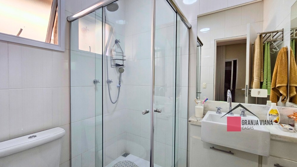 Casa de alto padrão à venda no condomínio Quinta da Vila Real, Granja Viana, 3 suítes, 4 vagas e 260m² de área. foto 22