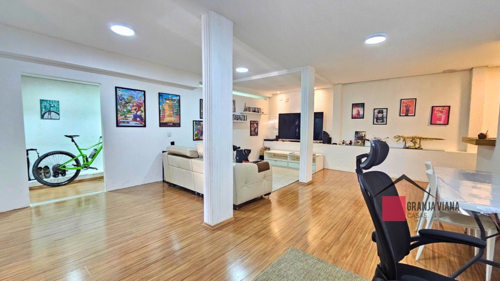 Casa de alto padrão à venda no condomínio Quinta da Vila Real, Granja Viana, 3 suítes, 4 vagas e 260m² de área. foto 23