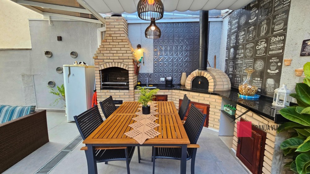 Casa de alto padrão à venda no condomínio Quinta da Vila Real, Granja Viana, 3 suítes, 4 vagas e 260m² de área. foto 24