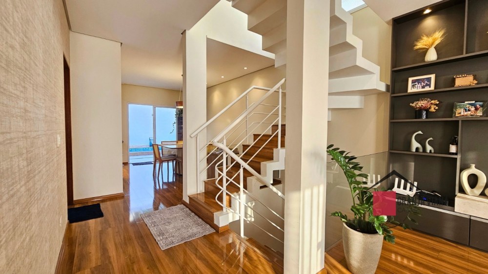 Casa de alto padrão à venda no condomínio Quinta da Vila Real, Granja Viana, 3 suítes, 4 vagas e 260m² de área. foto 25