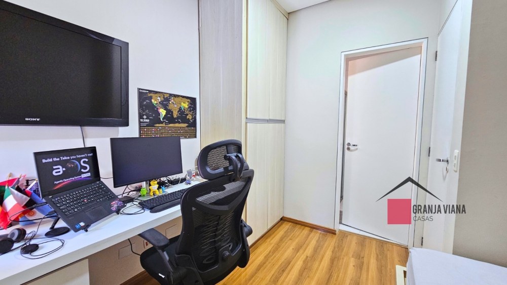 Casa de alto padrão à venda no condomínio Quinta da Vila Real, Granja Viana, 3 suítes, 4 vagas e 260m² de área. foto 28