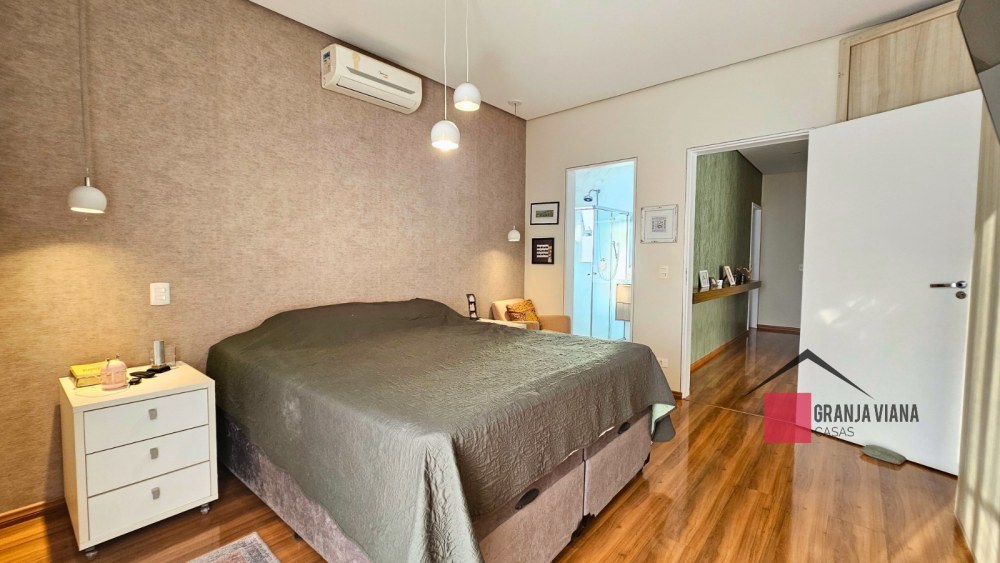 Casa de alto padrão à venda no condomínio Quinta da Vila Real, Granja Viana, 3 suítes, 4 vagas e 260m² de área. foto 33