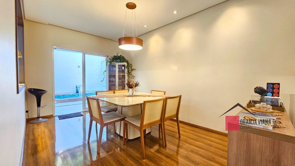 Casa de alto padrão à venda no condomínio Quinta da Vila Real, Granja Viana, 3 suítes, 4 vagas e 260m² de área. foto 47