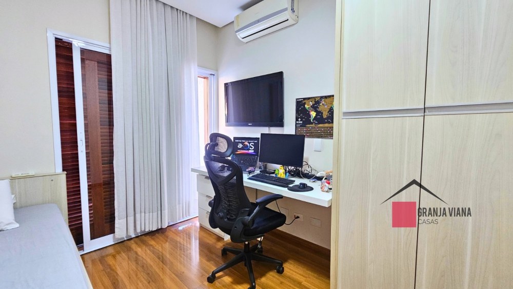 Casa de alto padrão à venda no condomínio Quinta da Vila Real, Granja Viana, 3 suítes, 4 vagas e 260m² de área. foto 72
