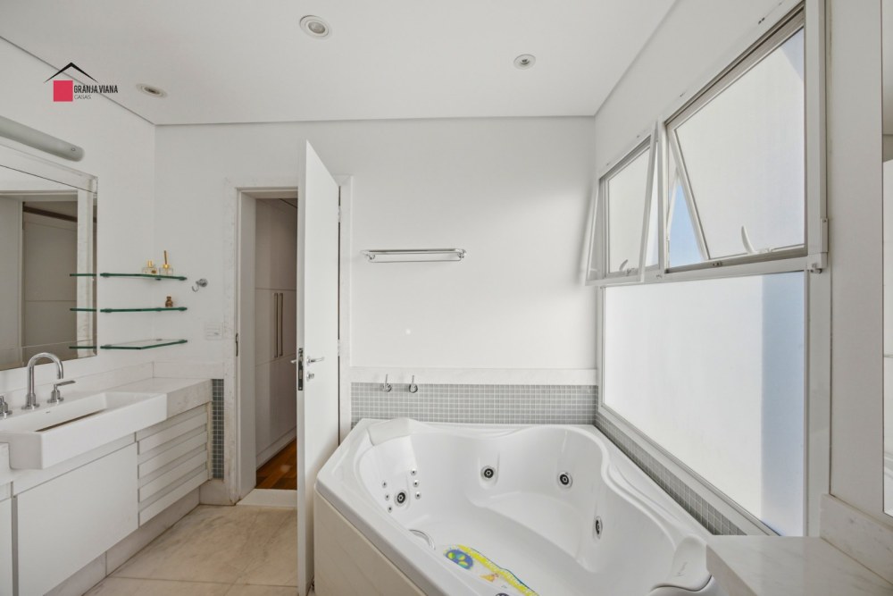 Casa com 5 dormitórios sendo 5 suítes para venda - Granja Viana - Carapicuíba - SP foto 38