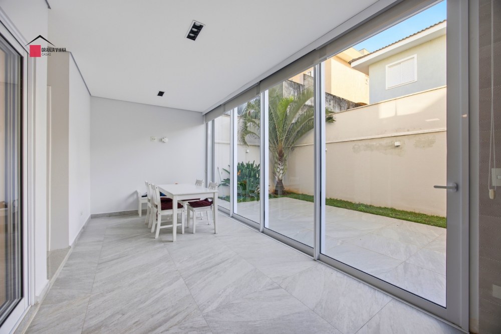 Casa à Venda no Condomínio Palm Hills Granja Viana | 4 Suítes, Área Gourmet e Escritório foto 15