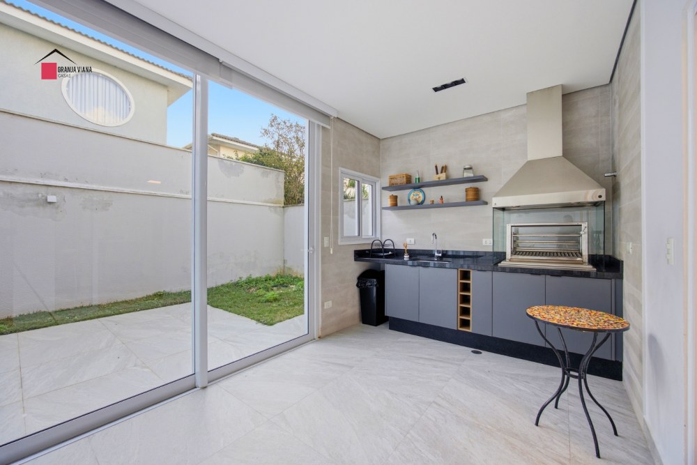 Casa à Venda no Condomínio Palm Hills Granja Viana | 4 Suítes, Área Gourmet e Escritório foto 17
