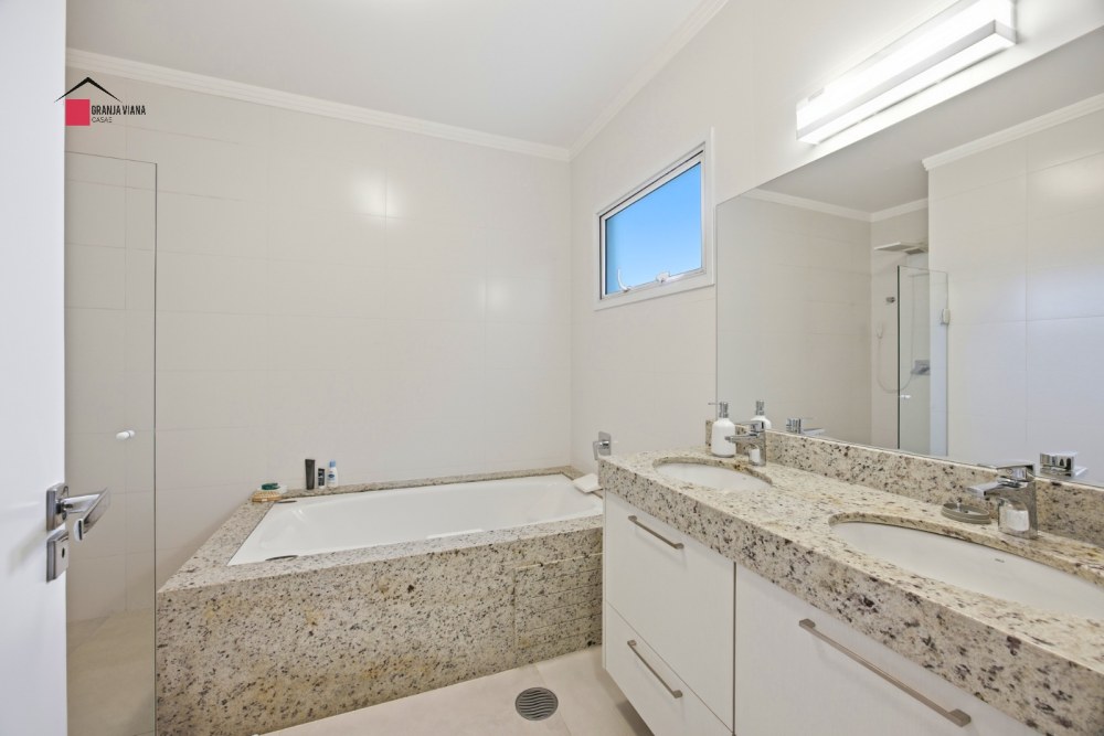 Casa à Venda no Condomínio Palm Hills Granja Viana | 4 Suítes, Área Gourmet e Escritório foto 32