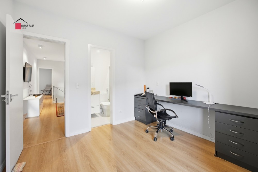 Casa à Venda no Condomínio Palm Hills Granja Viana | 4 Suítes, Área Gourmet e Escritório foto 35