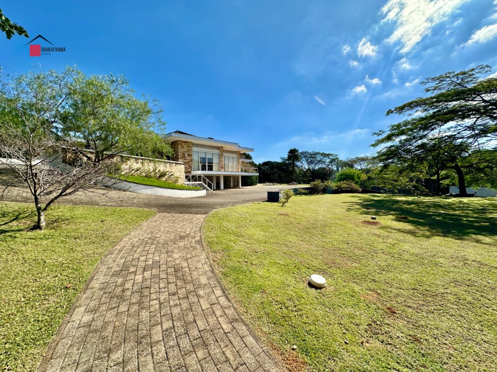 Casa Térrea para Locação na Granja Viana | 4 Suítes e Piscina foto 5
