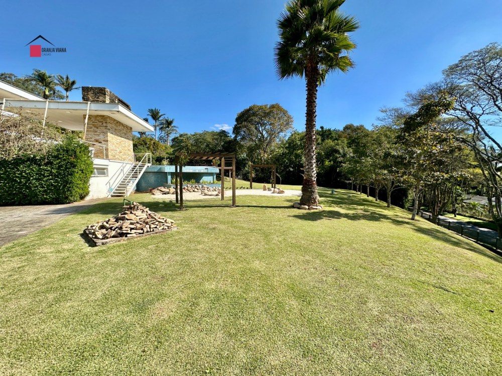 Casa Térrea para Locação na Granja Viana | 4 Suítes e Piscina foto 6