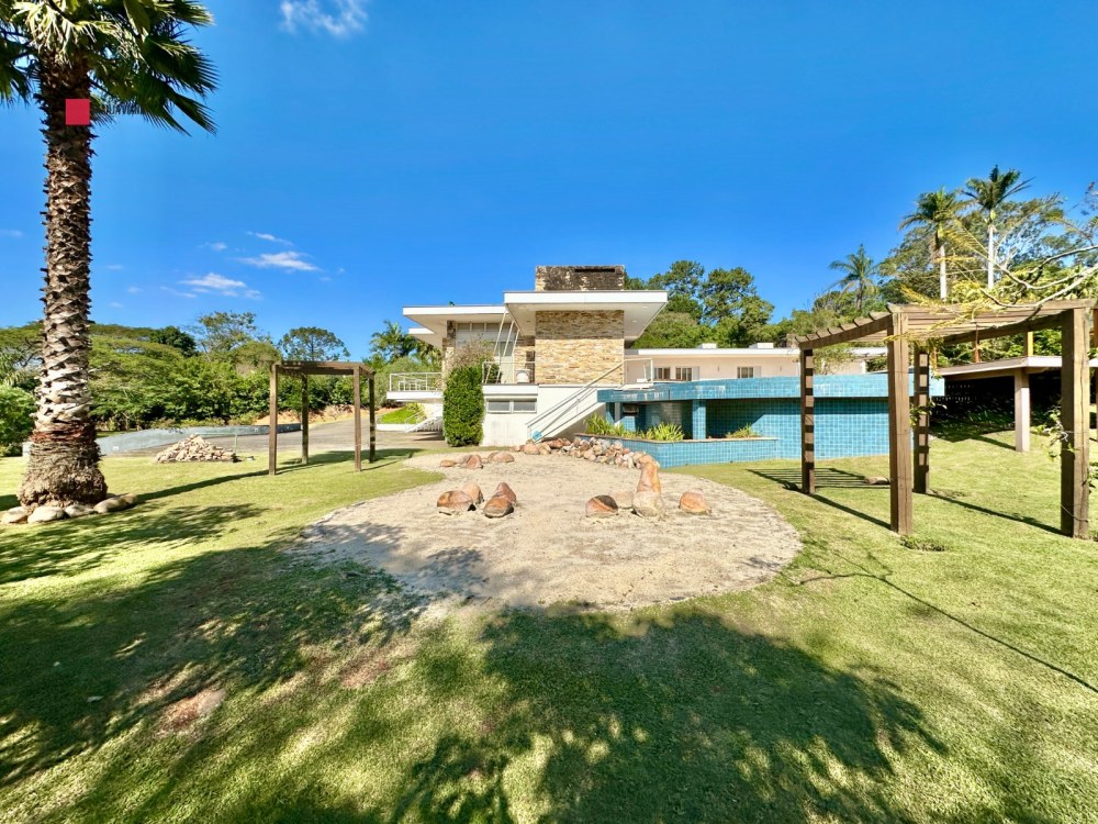 Casa Térrea para Locação na Granja Viana | 4 Suítes e Piscina foto 7