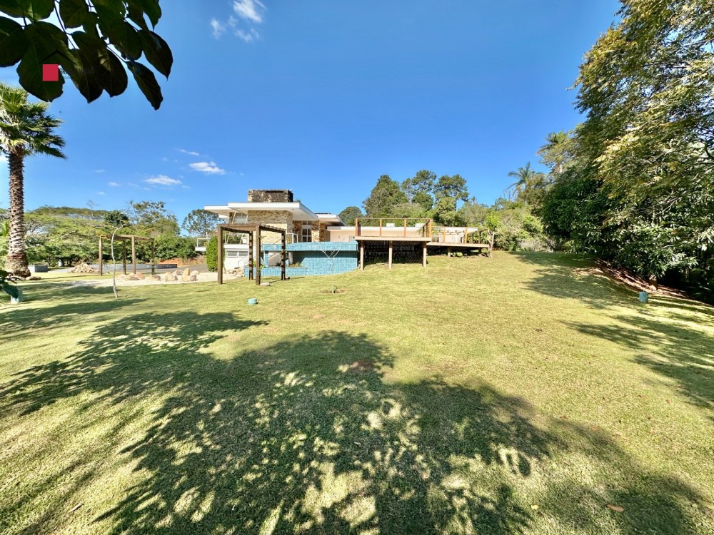 Casa Térrea para Locação na Granja Viana | 4 Suítes e Piscina foto 8