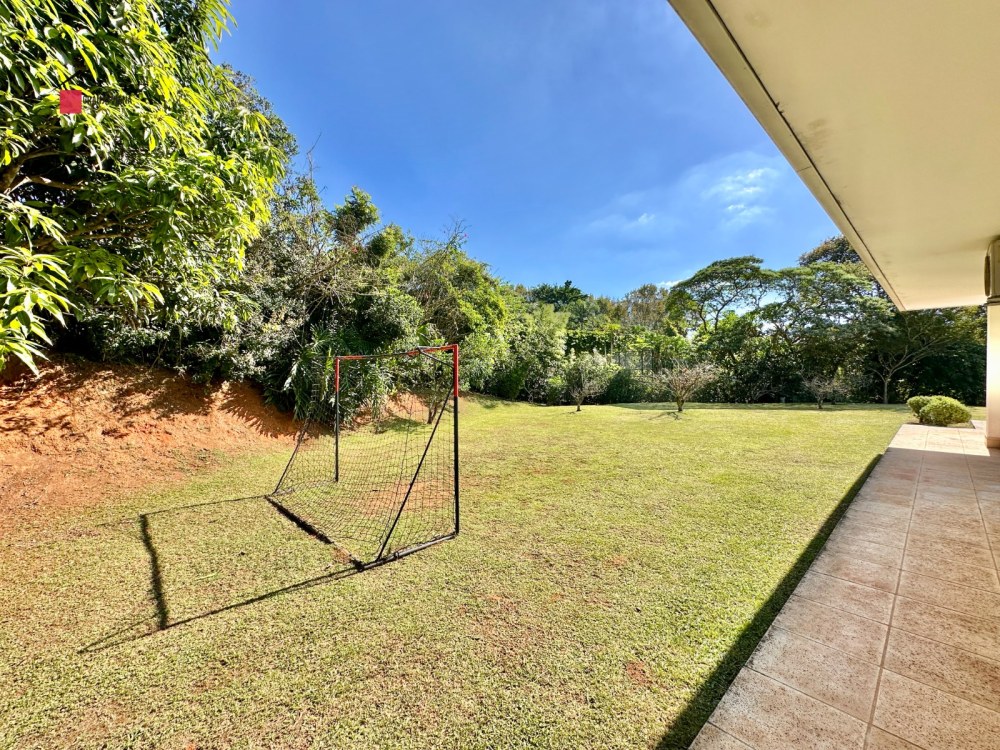 Casa Térrea para Locação na Granja Viana | 4 Suítes e Piscina foto 16