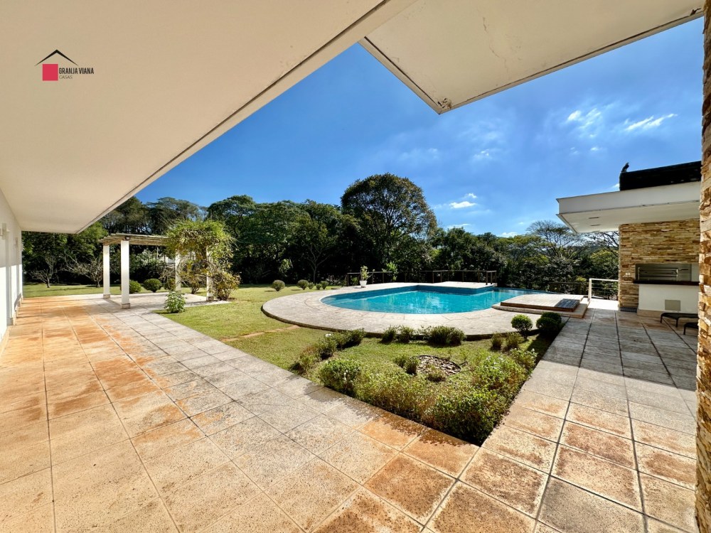 Casa Térrea para Locação na Granja Viana | 4 Suítes e Piscina foto 18