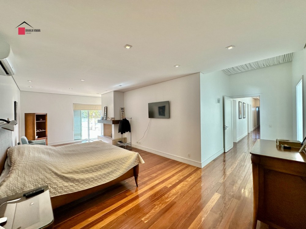 Casa Térrea para Locação na Granja Viana | 4 Suítes e Piscina foto 42
