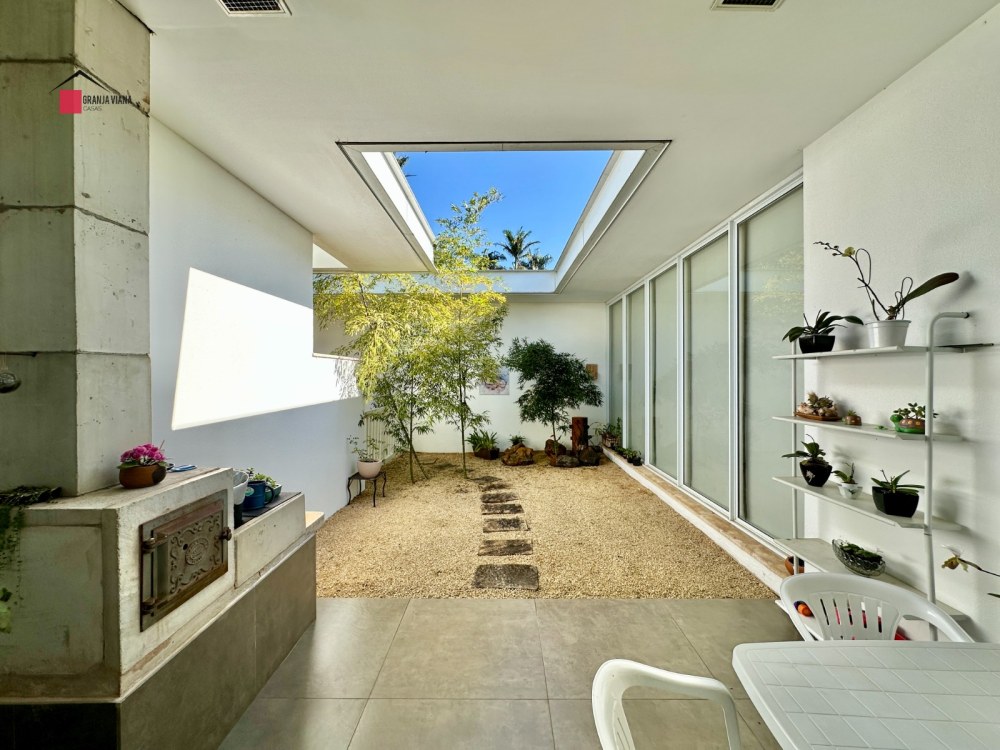 Casa Térrea para Locação na Granja Viana | 4 Suítes e Piscina foto 52