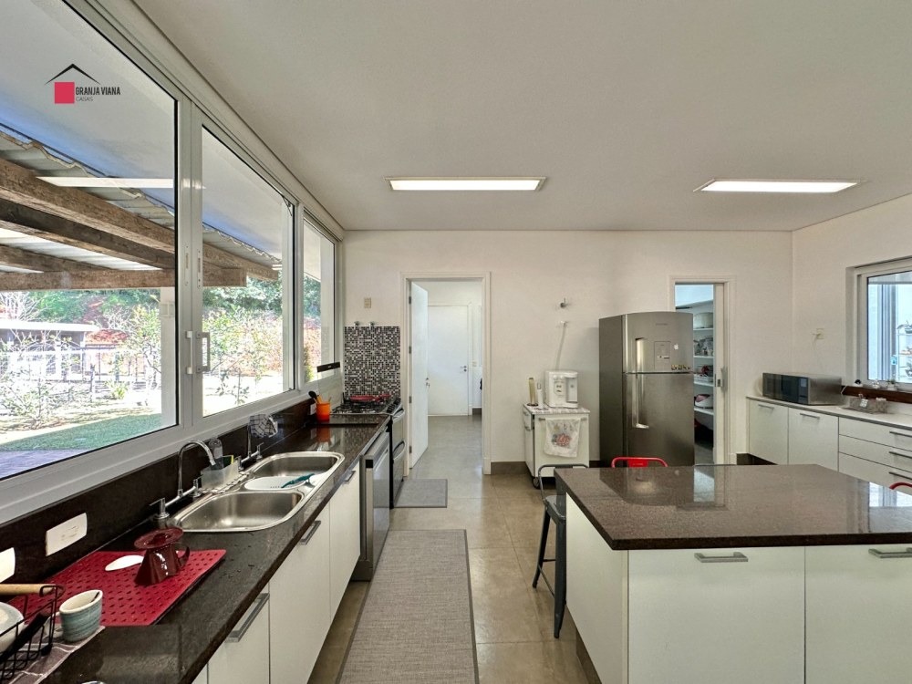 Casa Térrea para Locação na Granja Viana | 4 Suítes e Piscina foto 56