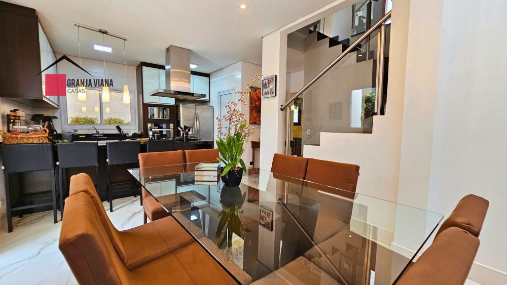Casa de alto padrão à venda porteira fechada no condomínio Quinta da Vila Real, Granja Viana, 3 suítes, 4 vagas e 300m² de área. foto 27