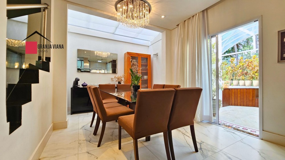 Casa de alto padrão à venda porteira fechada no condomínio Quinta da Vila Real, Granja Viana, 3 suítes, 4 vagas e 300m² de área. foto 28