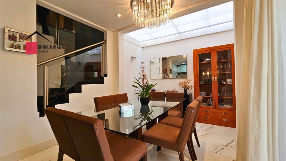 Casa de alto padrão à venda porteira fechada no condomínio Quinta da Vila Real, Granja Viana, 3 suítes, 4 vagas e 300m² de área. foto 29