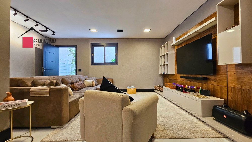 Casa de alto padrão à venda porteira fechada no condomínio Quinta da Vila Real, Granja Viana, 3 suítes, 4 vagas e 300m² de área. foto 41