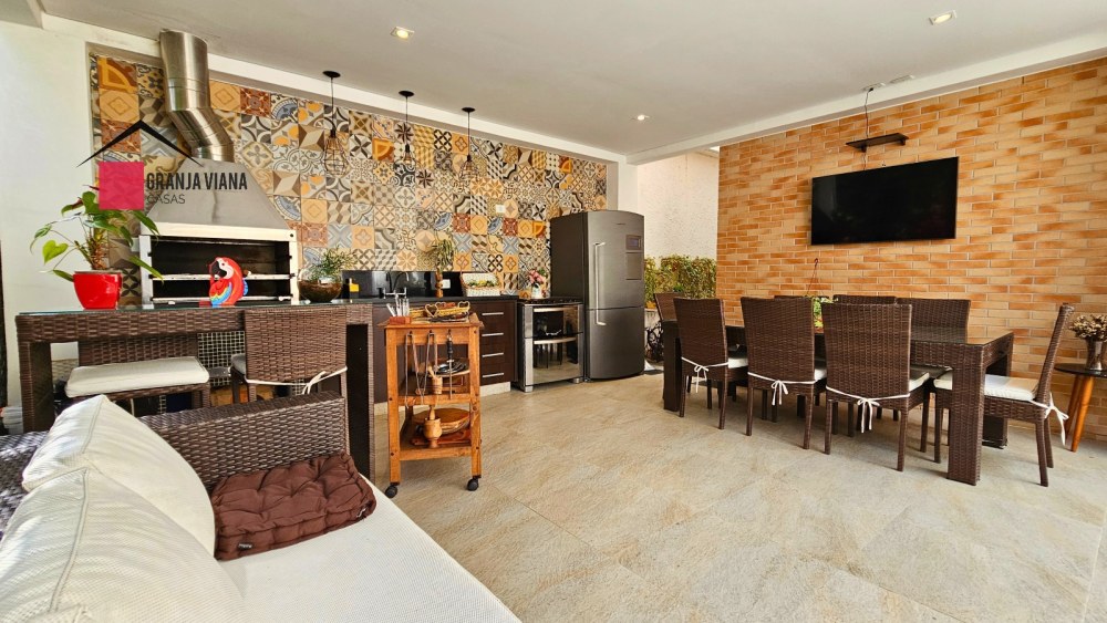 Casa de alto padrão à venda porteira fechada no condomínio Quinta da Vila Real, Granja Viana, 3 suítes, 4 vagas e 300m² de área. foto 49