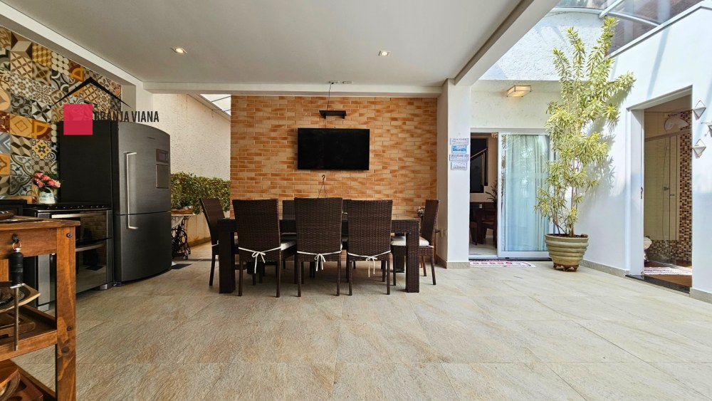 Casa de alto padrão à venda porteira fechada no condomínio Quinta da Vila Real, Granja Viana, 3 suítes, 4 vagas e 300m² de área. foto 57