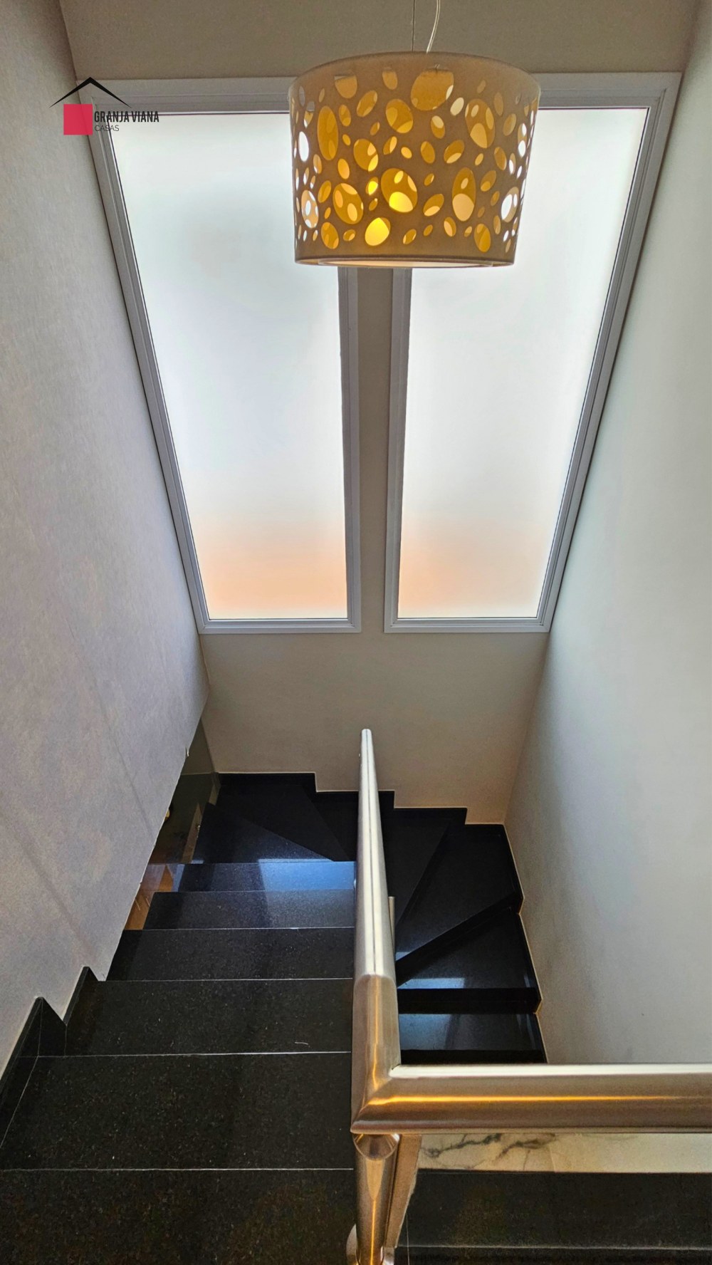 Casa de alto padrão à venda porteira fechada no condomínio Quinta da Vila Real, Granja Viana, 3 suítes, 4 vagas e 300m² de área. foto 61