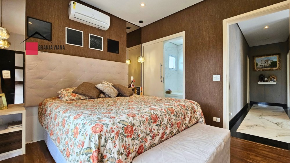 Casa de alto padrão à venda porteira fechada no condomínio Quinta da Vila Real, Granja Viana, 3 suítes, 4 vagas e 300m² de área. foto 65